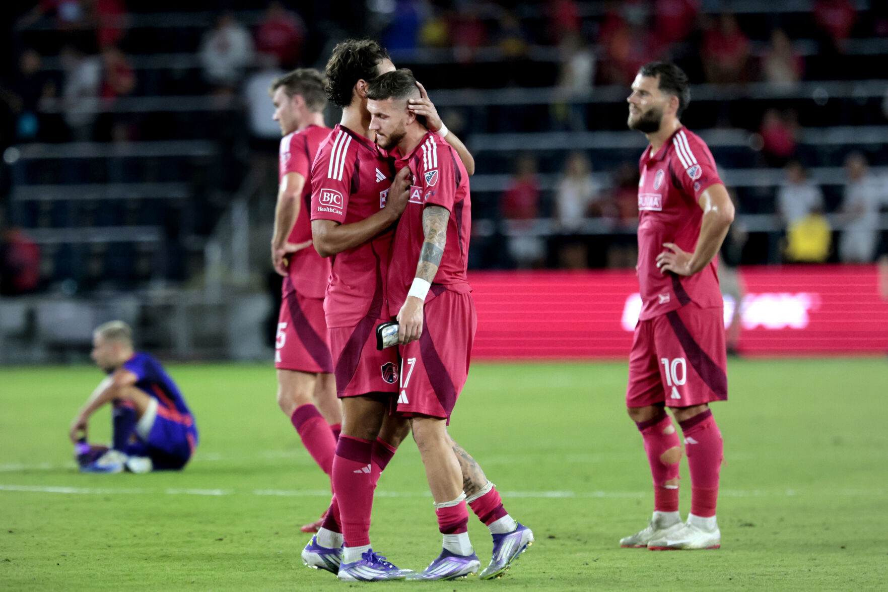 Late rally not enough as 最新杏吧原创 City SC falls to Houston 3-2